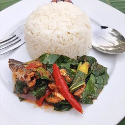 คะน้าปลากระป๋อง