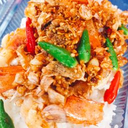 ทอดกระเทียมพริกสด (ราดข้าว)