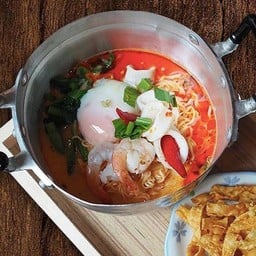 มาม่าต้มยำน้ำข้นทะเล