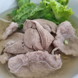 เส้นใหญ่(แห้ง)หมูเด้ง,หมูสด