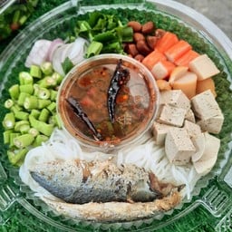 ยำขนมจีน