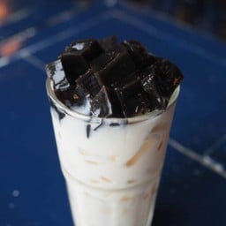 นมสดเย็นเฉาก๊วย