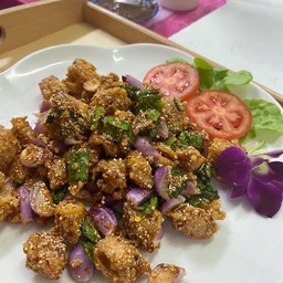 ยำปลาดอลลี่ทอดกรอบ(กับข้าว)