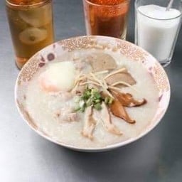 โจ๊กหมูทุกอย่าง ใส่ไข่ ธรรมดา