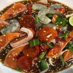 ยำแซลมอน + กุ้งสด + ไข่แดง