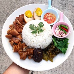 สุกี้แมวดำ กะเพรา ข้าวผัด
