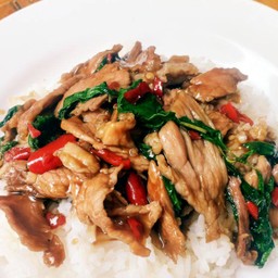 กะเพราหมูชิ้น