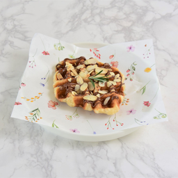 ครอฟเฟิลนูเทล่าอัลมอนด์