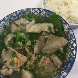 เกาเหลาเลือดหมูกับข้าวเปล่า