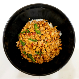 ข้าวหอม กระเพราหมูสับ(สูตรพริกแห้ง)
