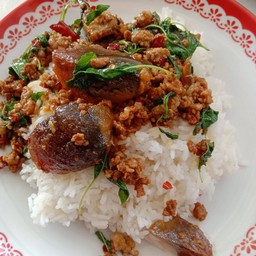 กะเพราไข่เยี่ยวม้า