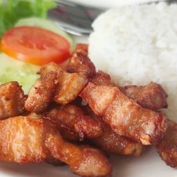 ข้าวหมูสามชั้นทอด