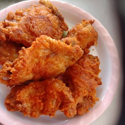 กะเพราไก่กรอบ+ไข่ดาว