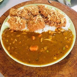 ข้าวไข่ข้นแกงกะหรี่ญี่ปุ่น+ปลาดอลลี่ทอดกรอบ