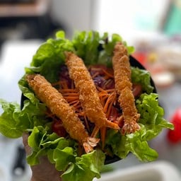 สลัดกุ้งทอด