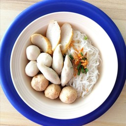 เส้นเล็กลูกชิ้นปลาน้ำใส(สูตรน้ำซุปเล้งไม่ใส่ผงชูรส)