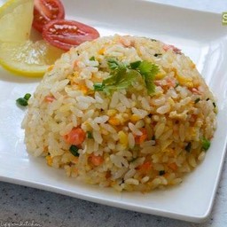 ข้าวผัดปลาแซลมอน