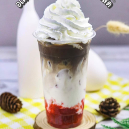 อเมริกาโน่ สตอเบอรี่นมสด