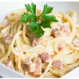 สปาเก็ตตี้คาโบนาร่าเบคอน