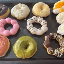 Happy Donut ถนนปากแพรก