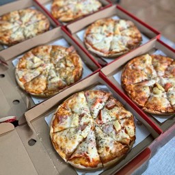 Pizza haha & ครอฟเฟิล ถนน345 บางคูวัด