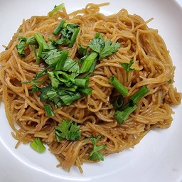 ข้าวหมี่ (ขนมจีนผัดสูตรเชียงใหม่)