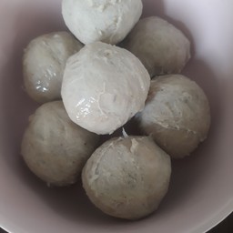 ลูกชิ้นเนื้อลวก