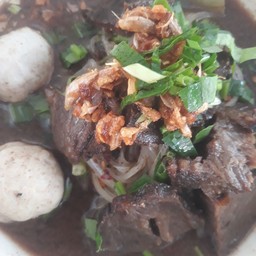 ก๋วยเตี๋ยวเรือเนื้อ (พิเศษ)