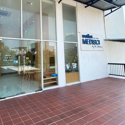 Medisci Clinic สาขา Taka Town สุขุมวิท 39 คลินิกผิวหนัง สุขุมวิท