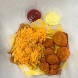 แอมฟราย ( เฟรนฟราย นักเก็ต ไก่ทอดคาราเกะ ) สี่แยกบ้านแขก