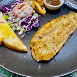 ปลาดอลลี่ย่างเนย