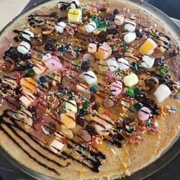 เครปไส้ ช็อกโกแลต+มาร์ชเมลโล่+เกล็ดเรนโบว์+ซอสช็อกโกแลต