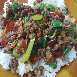 กระเพราเนื้อ