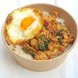 ครัวหลังบ้าน ข้าวหมูทอด หมูกรอบ