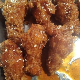 ปีกบนไก่ซอสเกาหลี