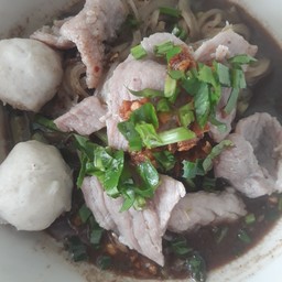 ก๋วยเตี๋ยวเรือหมู (พิเศษ)