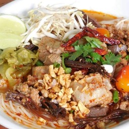 ขนมจีนน้ำลอ