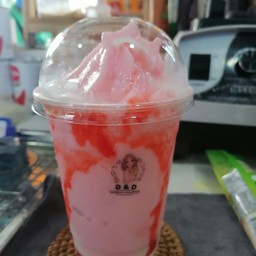 นมหมีสตอเบอรี่สมูธตี้ส์