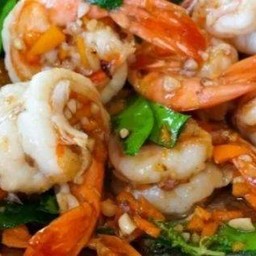 ผัดกะเพรากุ้ง