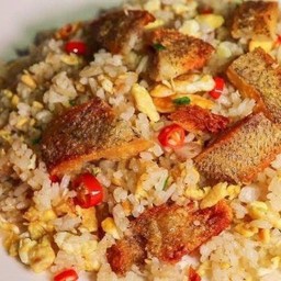 ข้าวผัดปลาสลิด