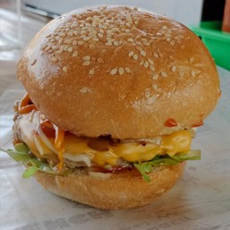 พระเอกของร้าน....ชีสเบอร์เกอร์หมู