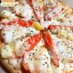 Pizza ปูอัดไส้กรอกไก่รมควัน