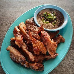 คอหมูย่าง น้ำจิ้มแจ่ว