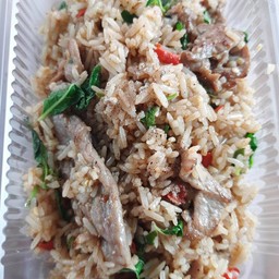 ข้าวผัดกะเพราคลุก เนื้อ