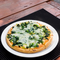 พิซซ่าผักโขมชีส