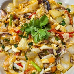 หมึกไข่ผัดไข่เค็ม