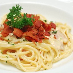 Pasta Thanorthสปาเก็ตตี้ + เส้นหมี่ไก่ฉีก