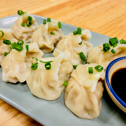 8.เกี๊ยว 饺子 8 ชิ้น Dumpling pork