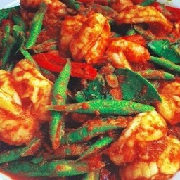 ผัดพริกแกงกุ้ง