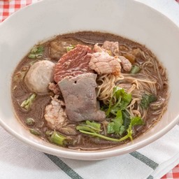 ก๋วยเตี๋ยวเนื้อน้ำตก